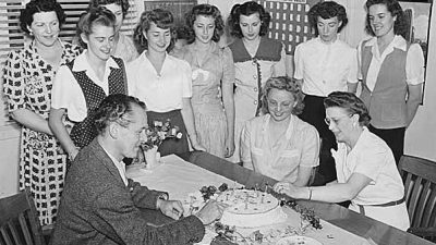 Fun_Ways_Celebrate_Office_Birthday