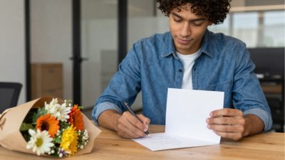New Job Card Messages: What to Write for a Colleague Starting Somewhere New